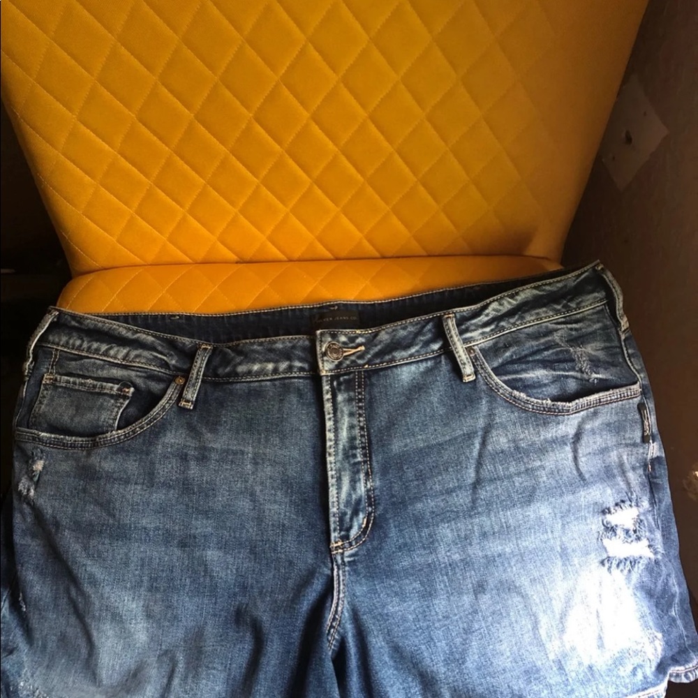 Silver jean shorts 24w